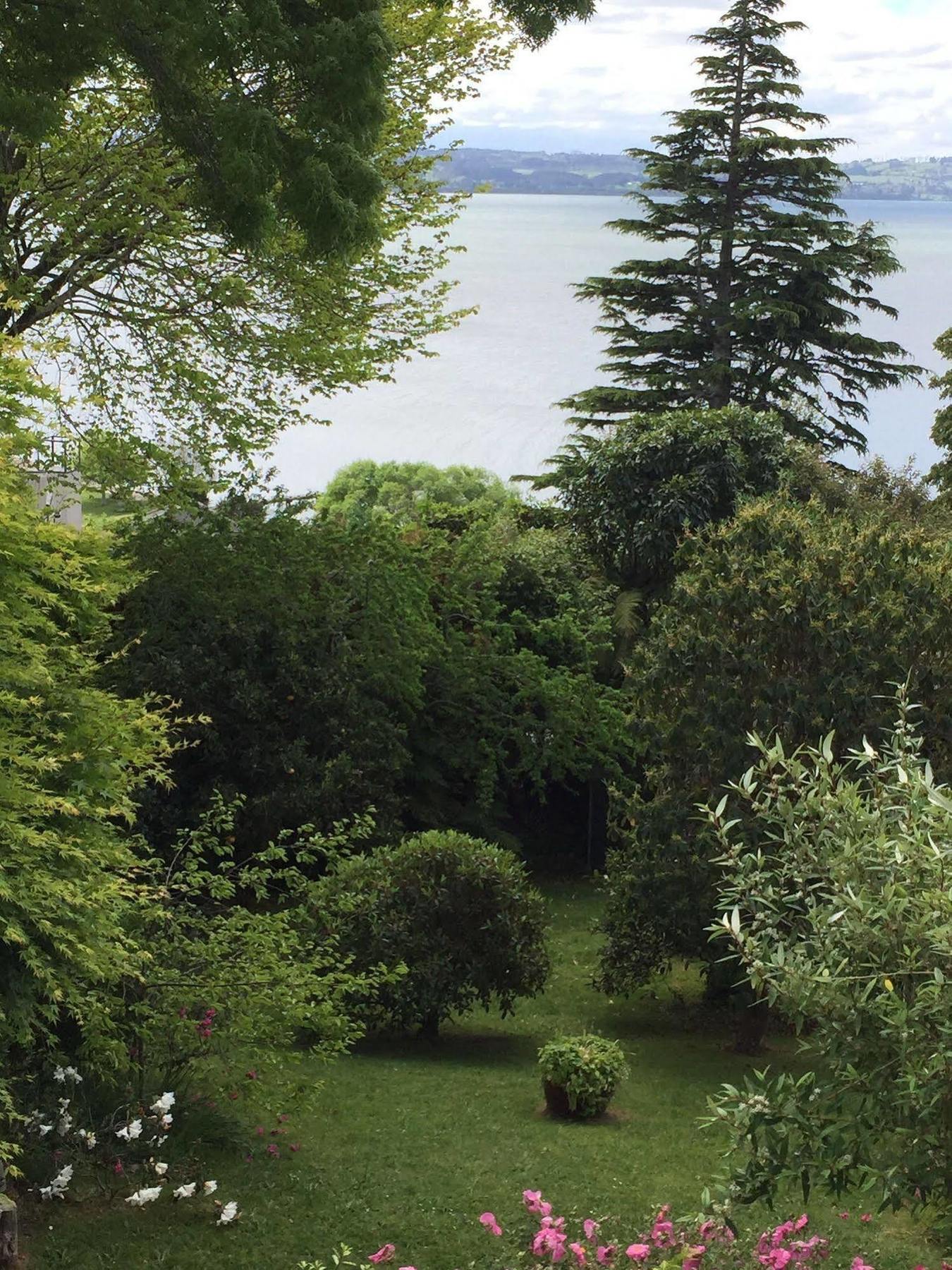 Lakeview Holiday Home Rotorua Bagian luar foto