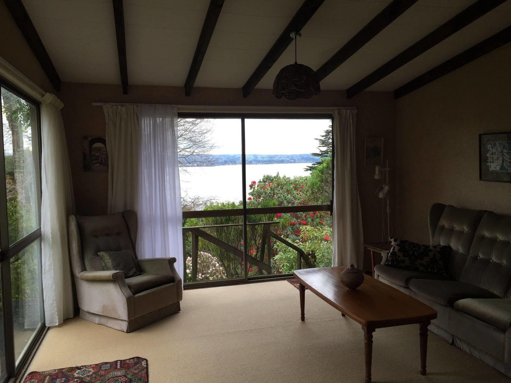 Lakeview Holiday Home Rotorua Bagian luar foto