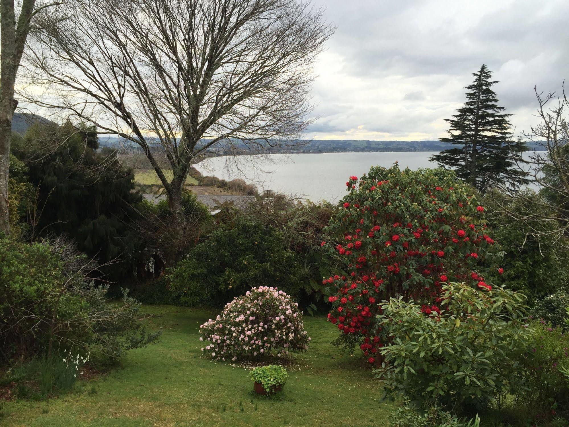 Lakeview Holiday Home Rotorua Bagian luar foto